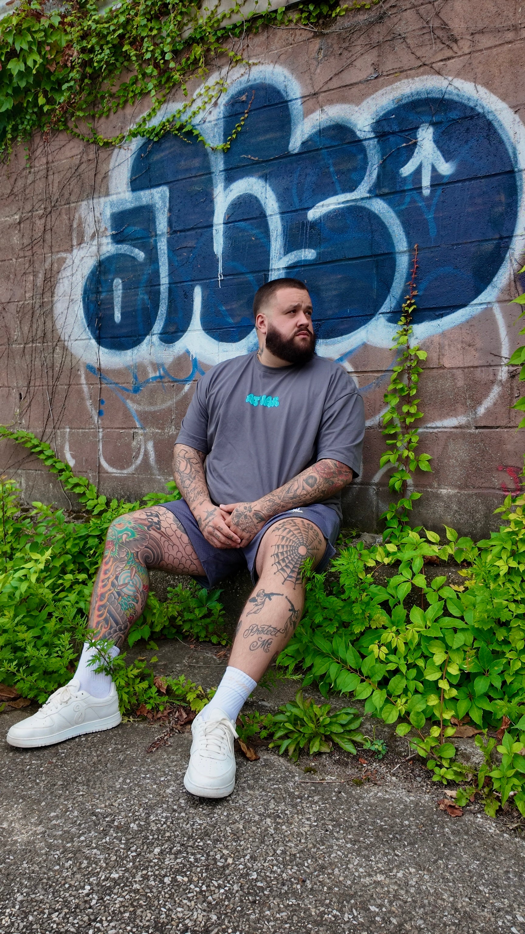 The Graffiti T-Shirt (CEMENT GREY)