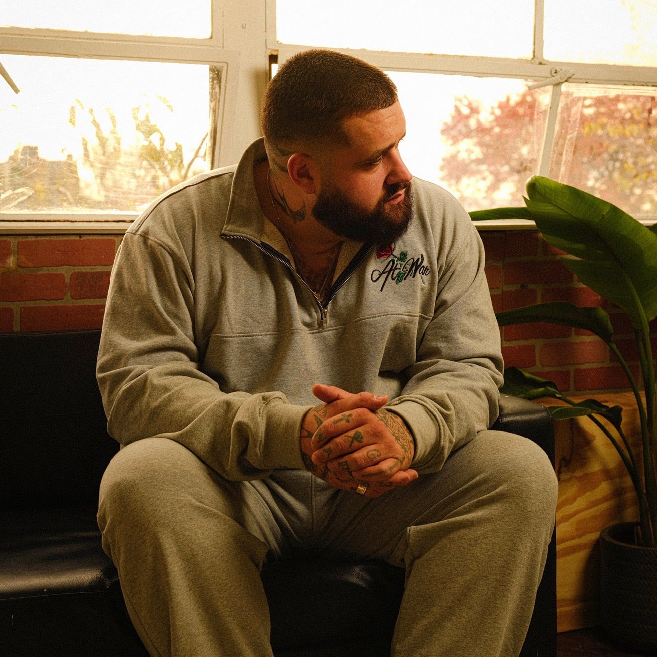 Weekender Quarter Zip Sweatshirt (LIGHT GREY)