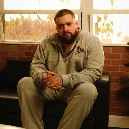 Weekender Quarter Zip Sweatshirt (LIGHT GREY)