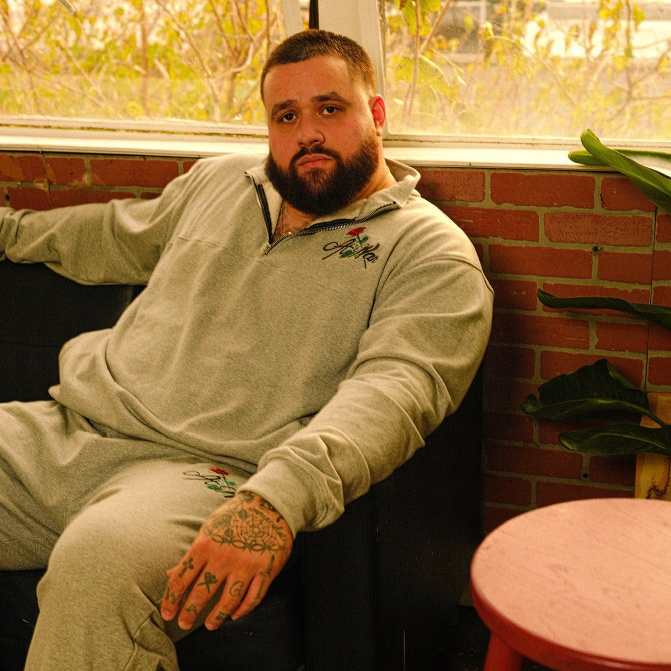 Weekender Quarter Zip Sweatshirt (LIGHT GREY)